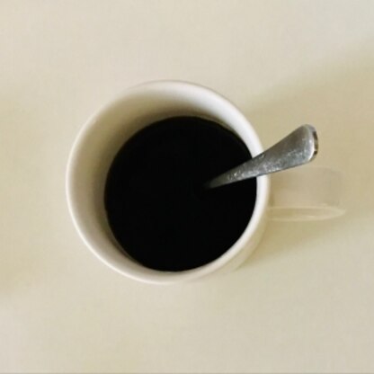 おはようございます。肌寒い朝、甘く美味しいコーヒーで癒されました♪カップが♡でとても可愛いですね(*^_^*)